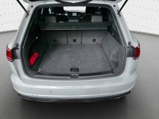 VOLKSWAGEN Touareg usata, con Park Distance Control