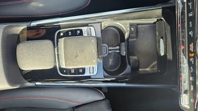 MERCEDES-BENZ GLB 200 usata, con Chiusura centralizzata