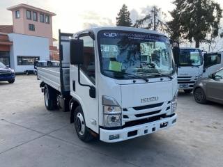 ISUZU M27 usata, con Autoradio
