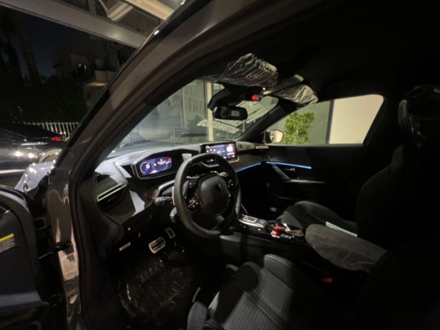 PEUGEOT 2008 usata, con Luci diurne LED