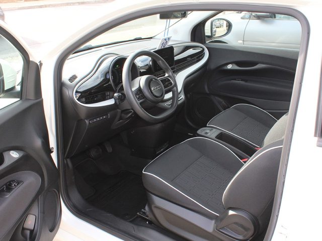 FIAT 500e usata, con Controllo automatico clima