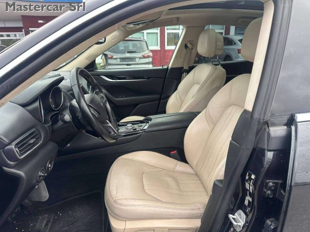 MASERATI Levante usata, con Park Distance Control