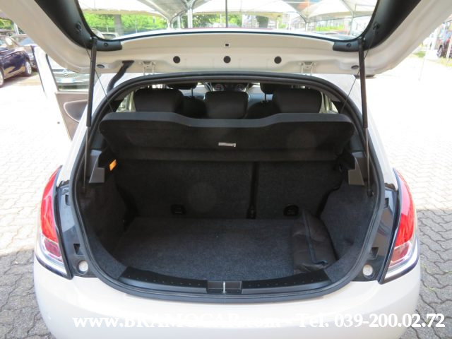 LANCIA Ypsilon usata, con MP3