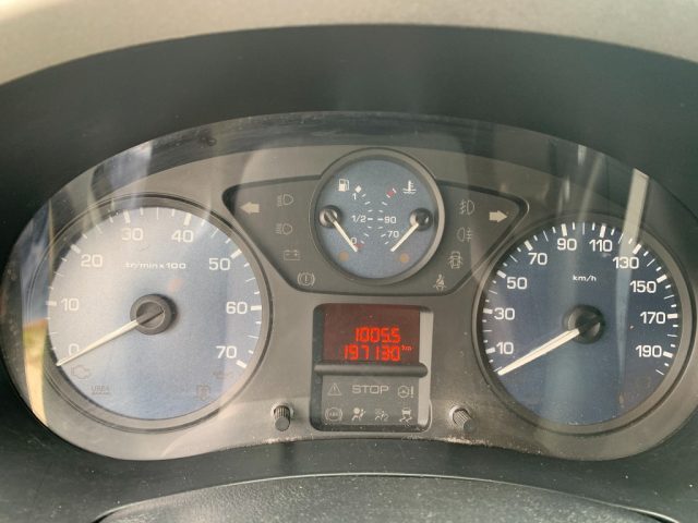 PEUGEOT Partner usata, con Cronologia tagliandi