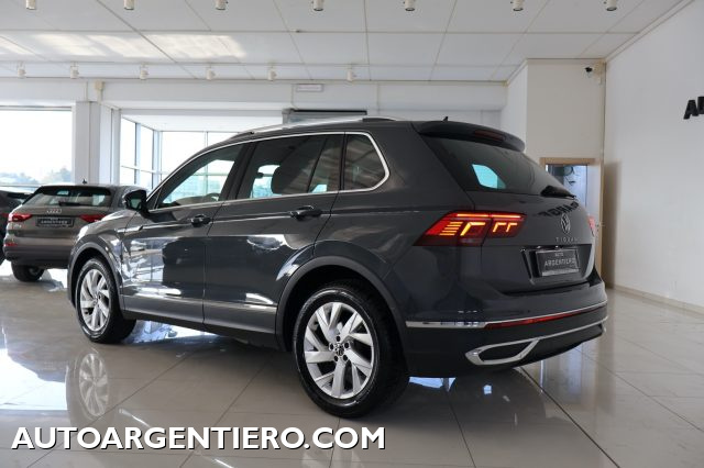 VOLKSWAGEN Tiguan usata, con Airbag laterali