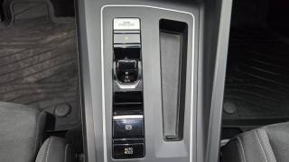 VOLKSWAGEN Golf usata, con USB