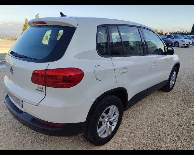 VOLKSWAGEN Tiguan usata, con Autoradio