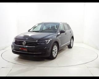 VOLKSWAGEN Tiguan usata, con Airbag