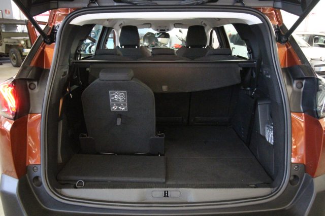 PEUGEOT 5008 usata, con Controllo elettronico della corsia