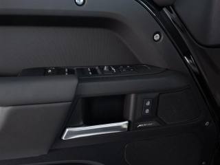 LAND ROVER Defender usata 22
