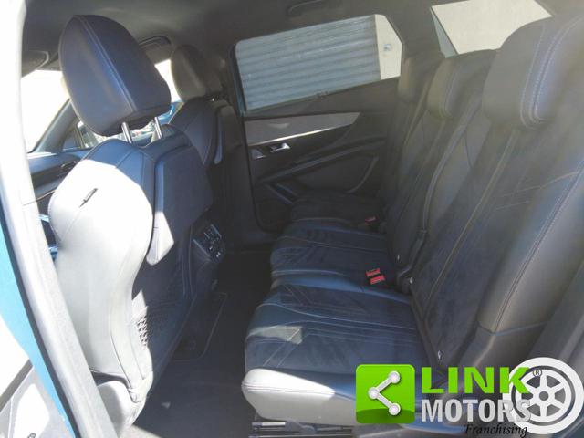 PEUGEOT 5008 usata, con Sedile posteriore sdoppiato