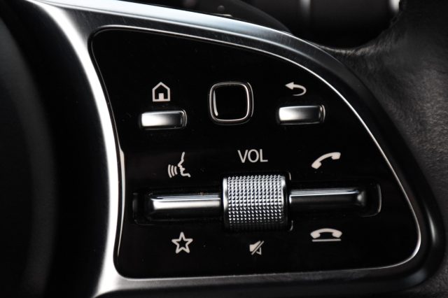 MERCEDES-BENZ GLC 300 usata, con Touch screen