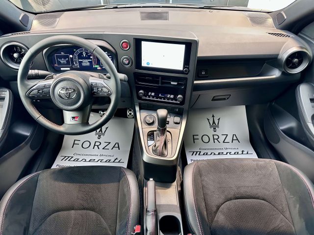 TOYOTA Yaris usata, con Volante in pelle
