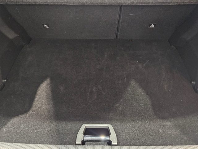 PEUGEOT 2008 usata, con Touch screen
