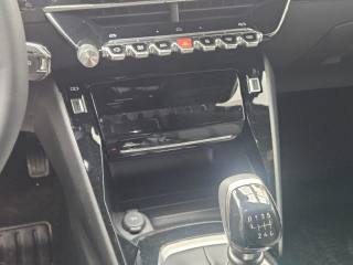 PEUGEOT 2008 usata, con USB