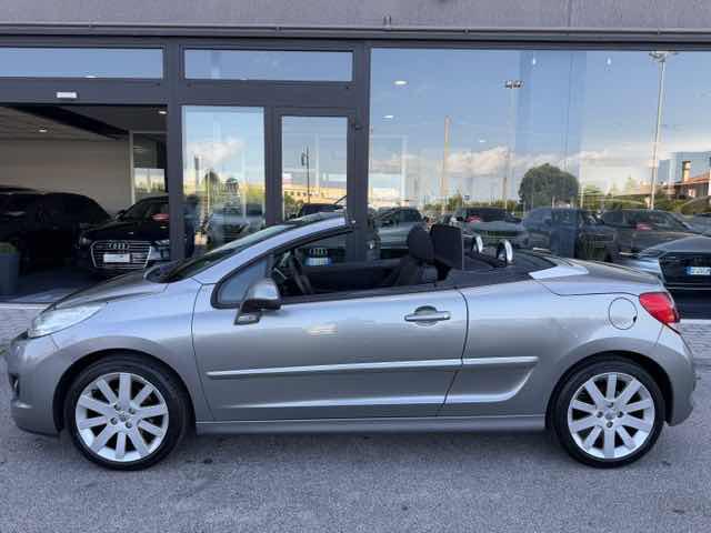 PEUGEOT 207 usata, con Airbag