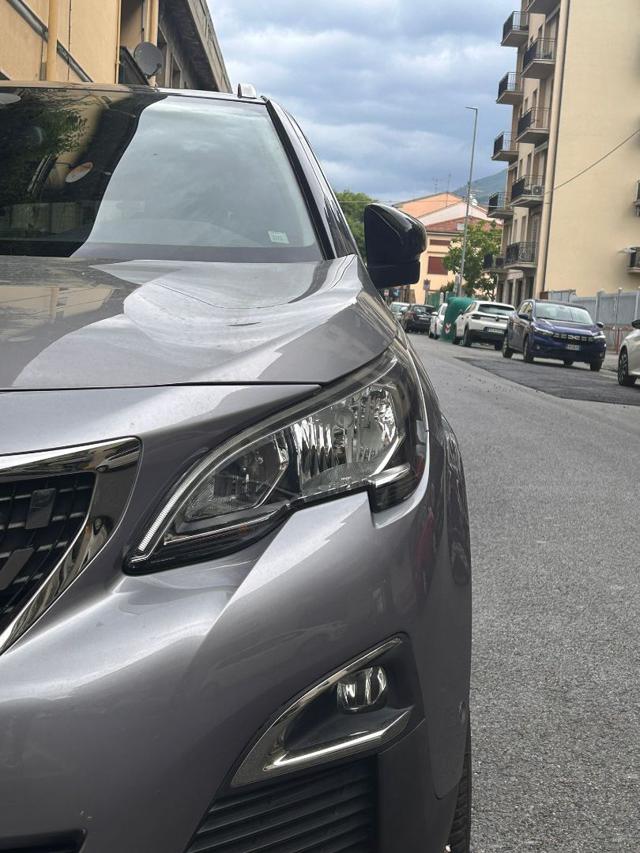 PEUGEOT 3008 usata, con USB