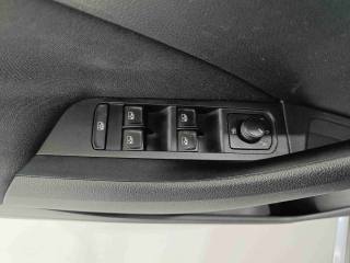 SKODA Kamiq usata, con Sensori di parcheggio posteriori