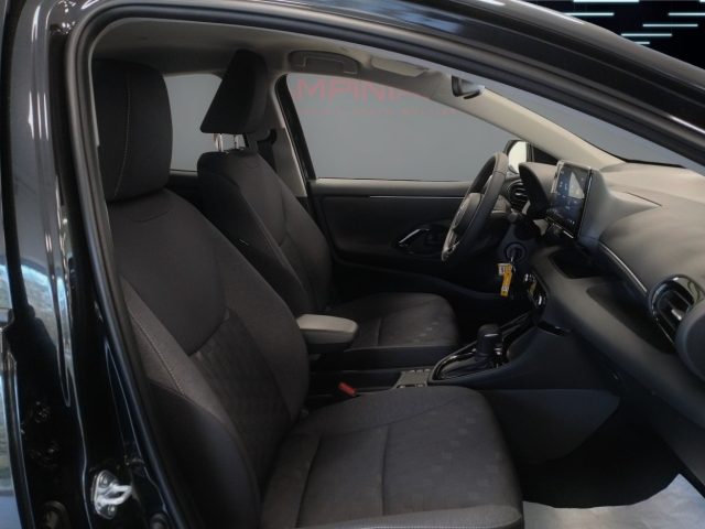 TOYOTA Yaris usata 17