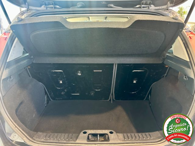 FORD Fiesta usata, con Sedile posteriore sdoppiato