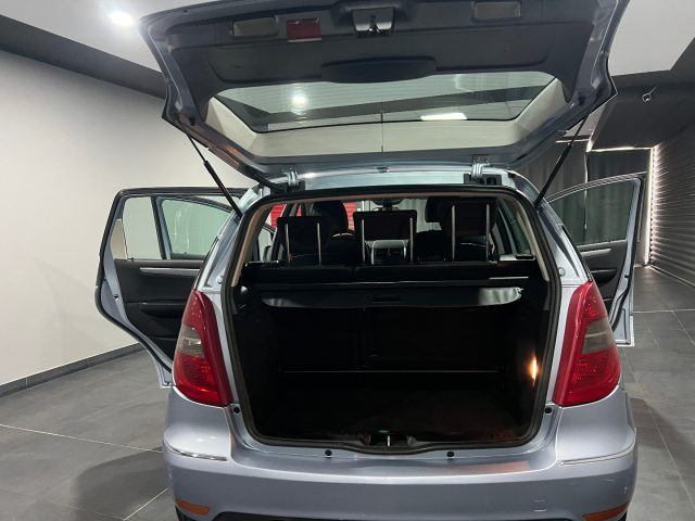 MERCEDES-BENZ A 180 usata, con Controllo trazione