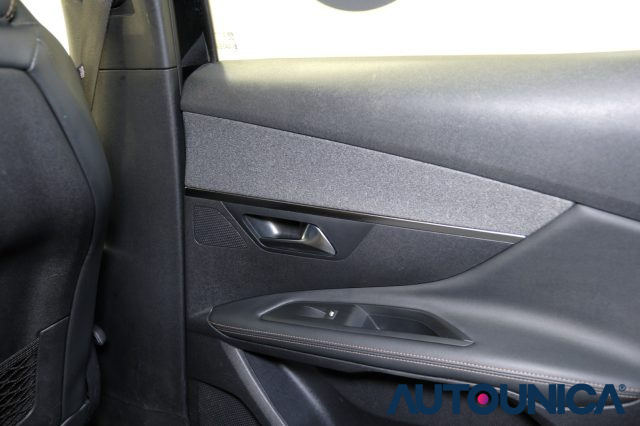 PEUGEOT 3008 usata, con Pacchetto sportivo