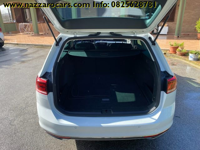 VOLKSWAGEN Passat Variant usata, con Servosterzo