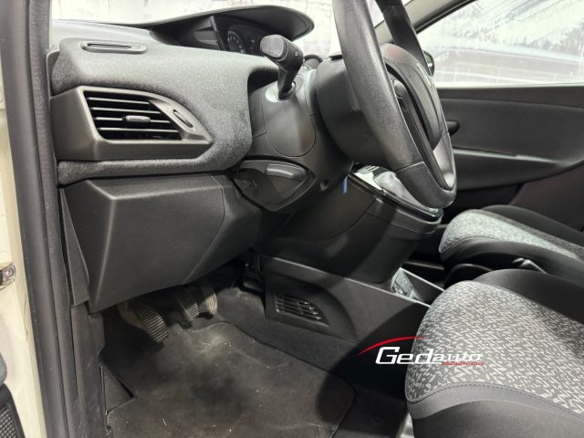 LANCIA Ypsilon usata, con Controllo trazione