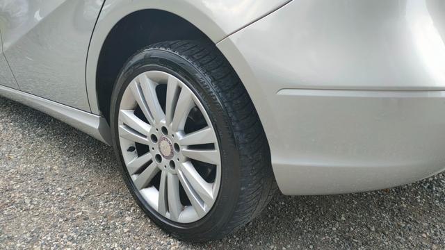 MERCEDES-BENZ B 180 usata, con Chiusura centralizzata