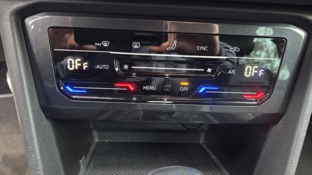 VOLKSWAGEN Tiguan usata, con Volante in pelle