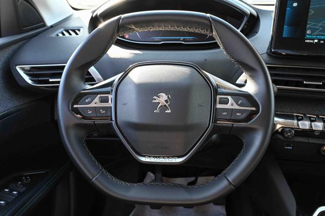 PEUGEOT 3008 usata, con Volante in pelle