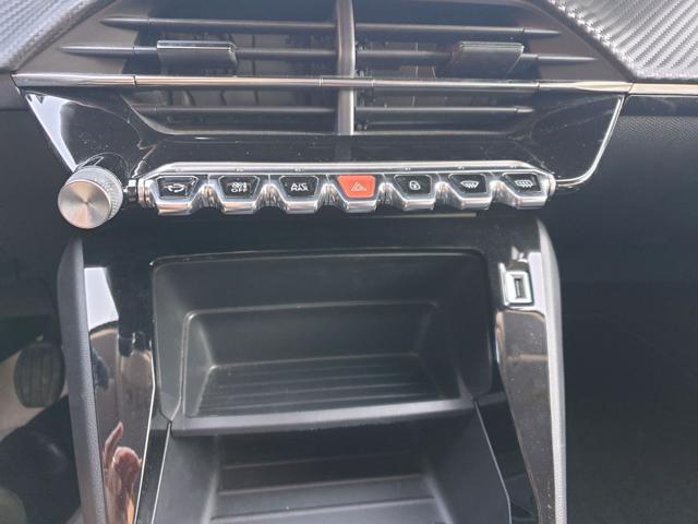 PEUGEOT 208 usata, con Touch screen