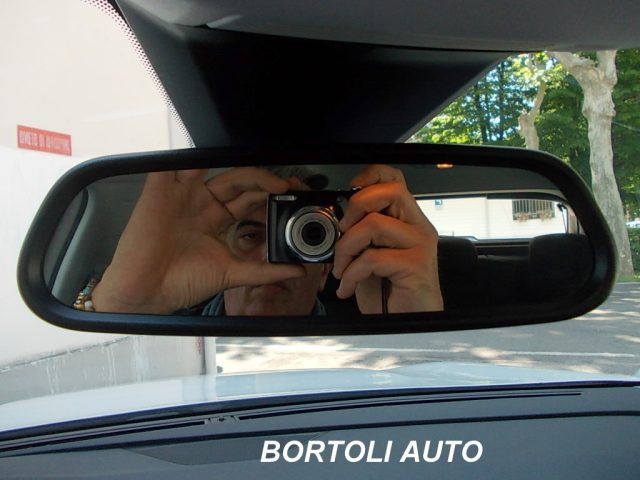 PEUGEOT 3008 usata, con Autoradio digitale