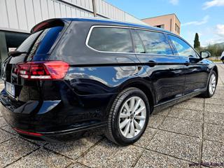 VOLKSWAGEN Passat Variant usata, con Boardcomputer