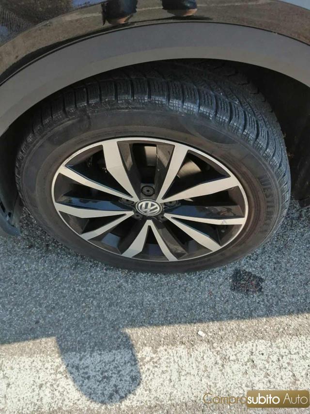 VOLKSWAGEN T-Roc usata, con Sedile posteriore sdoppiato