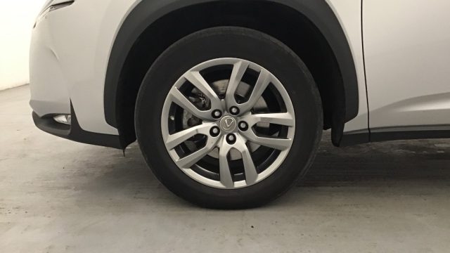 LEXUS NX 300h usata, con Controllo trazione