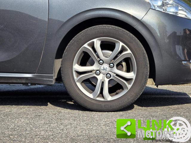 PEUGEOT 208 usata, con Interni in pelle