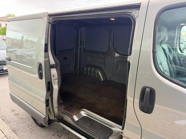 RENAULT Trafic usata, con Bracciolo