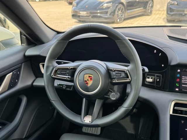 PORSCHE Taycan usata, con Fendinebbia