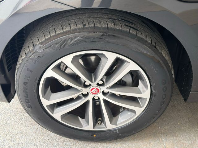 JAGUAR F-Pace usata, con Frenata d