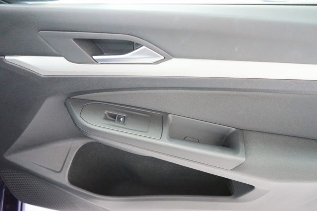VOLKSWAGEN Golf usata, con Airbag testa