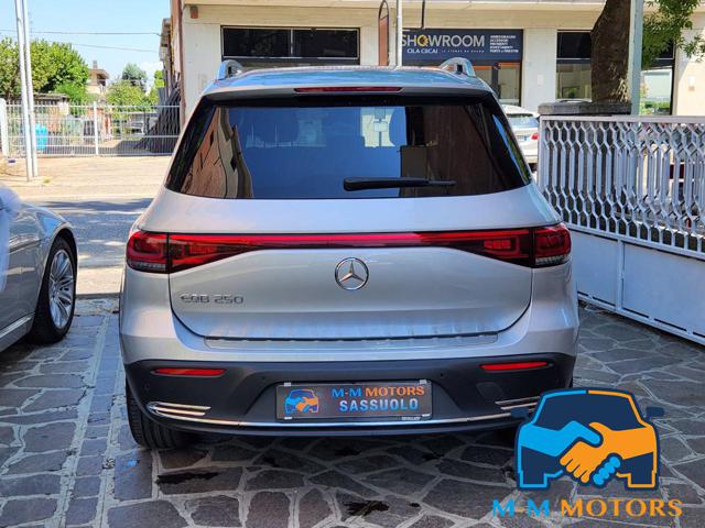 MERCEDES-BENZ EQB usata, con Alzacristalli elettrici