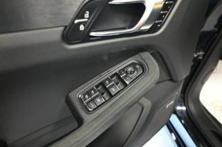 PORSCHE Macan usata 238