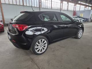 ALFA ROMEO Giulietta usata, con Autoradio