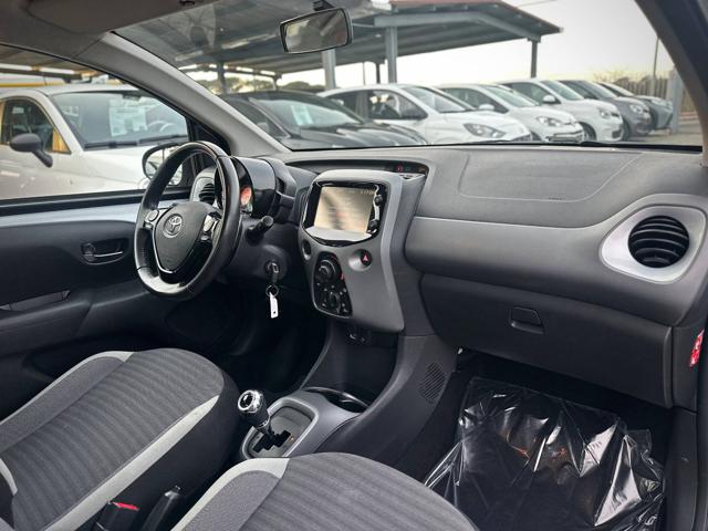 TOYOTA Aygo usata, con Airbag testa