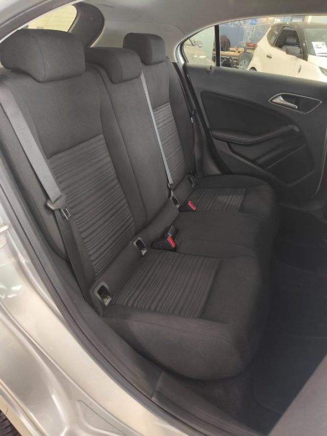 MERCEDES-BENZ A 180 usata, con Park Distance Control