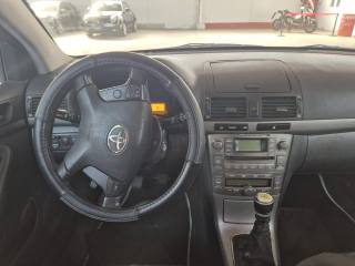 TOYOTA Avensis usata, con Climatizzatore