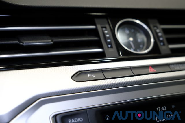 VOLKSWAGEN Passat Variant usata, con Sensori di parcheggio posteriori