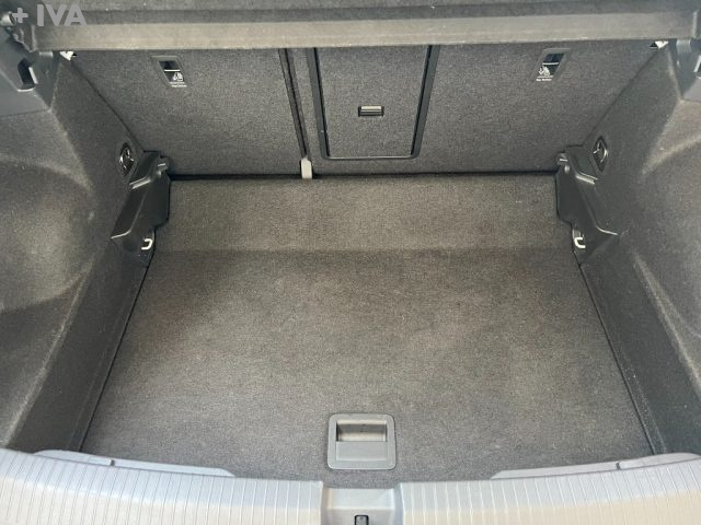 VOLKSWAGEN T-Roc usata 14
