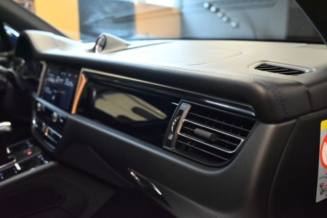 PORSCHE Macan usata 87